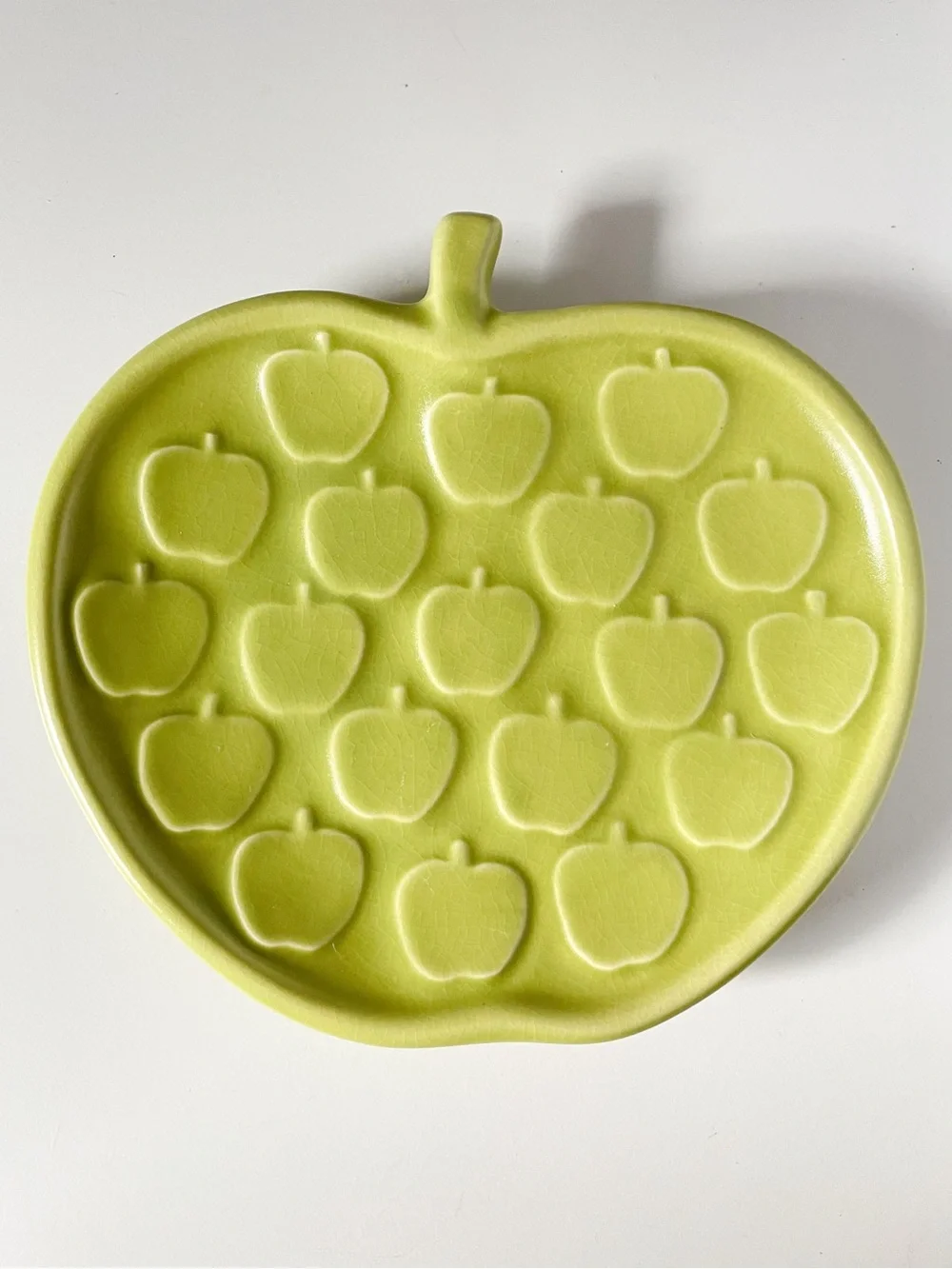 Rare Jonathan Adler Green Apple Shaped Plate 6.5” Archived Ceramic Pottery